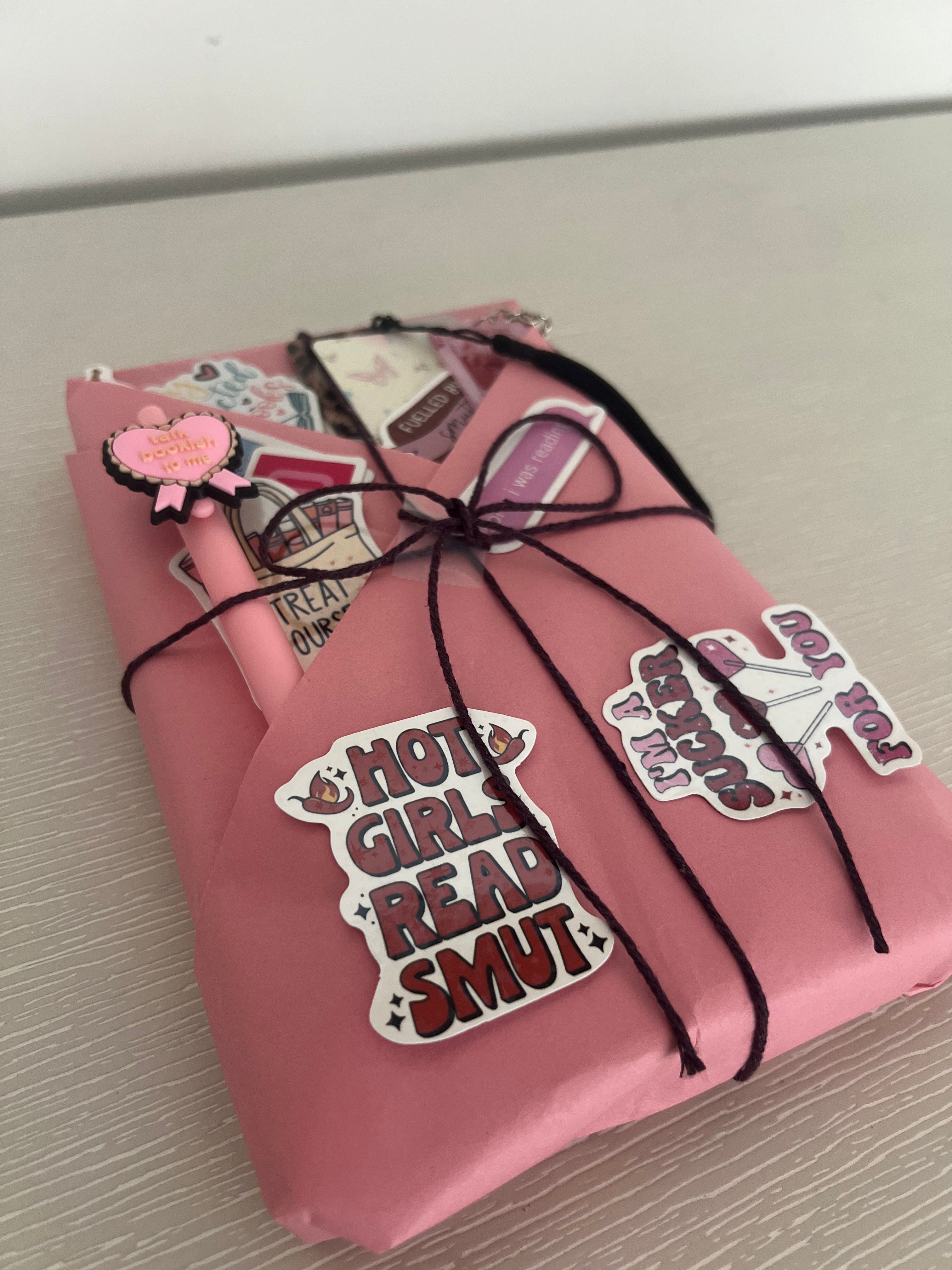 Summer lovin’ roommates Blind date with a book